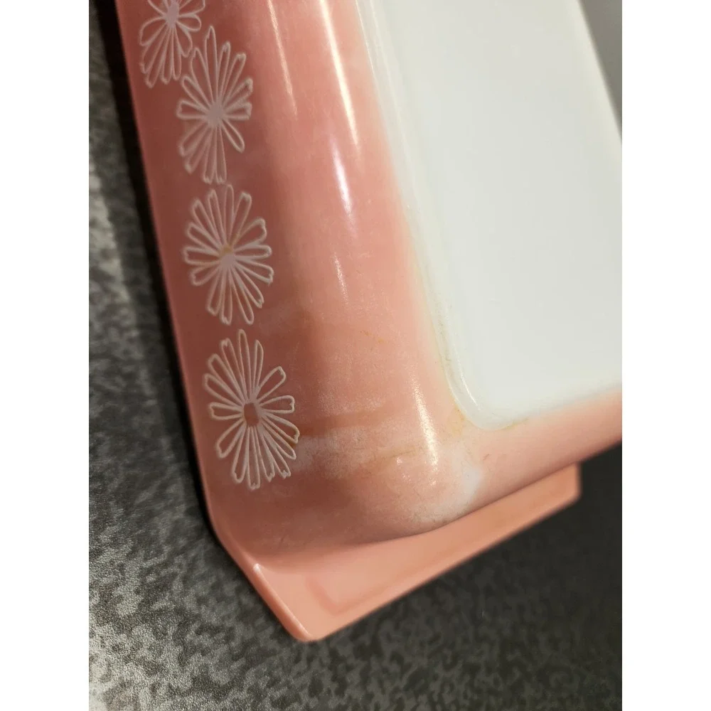 Pyrex 575-B Pink Daisy 2 Qt. Casserole Dish‎ Space Saver ~ No Lid ~ Vintage USA
